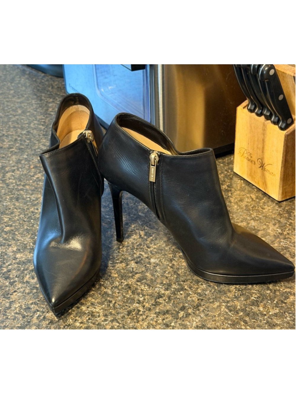 Jimmy Choo Lindsay 100 Black Leather Pointed Toe Ankle Booties Size 10 - Picture 10 of 12